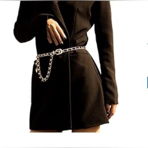 Chain belt, free size, metal and faux leather woven.